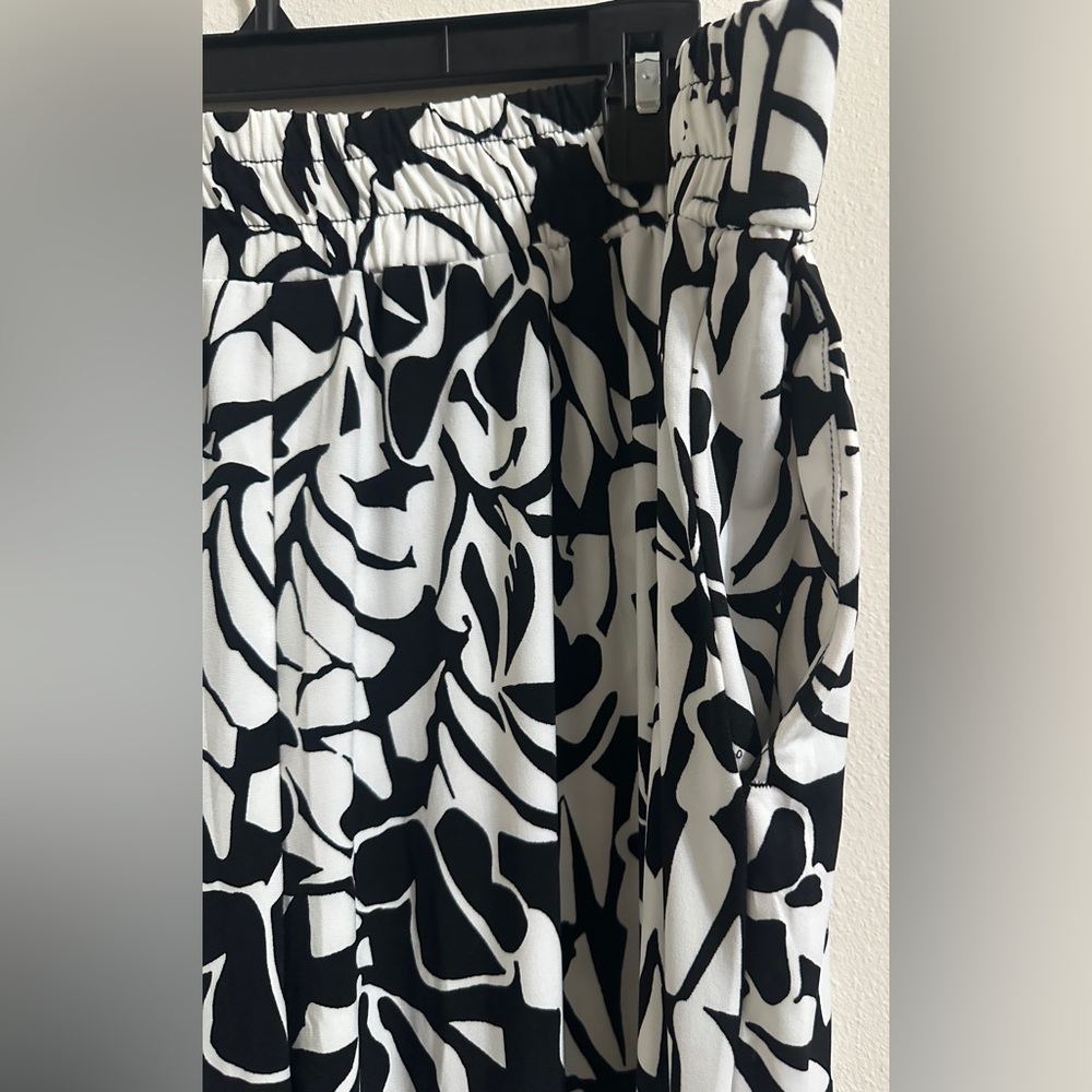 NEW - Three Dots Black and White Leaf Print Wide Leg Pants, Size XL - Picture 8 of 9